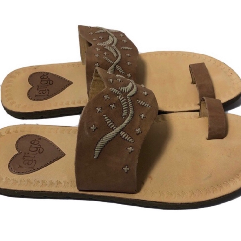 Latigo Leather Embroidered Toe Loop Sandals. Size 7.5.